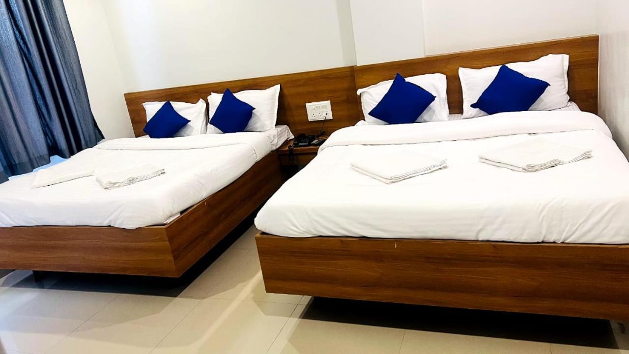 Hotel Sai Smruti Ширді Екстер'єр фото