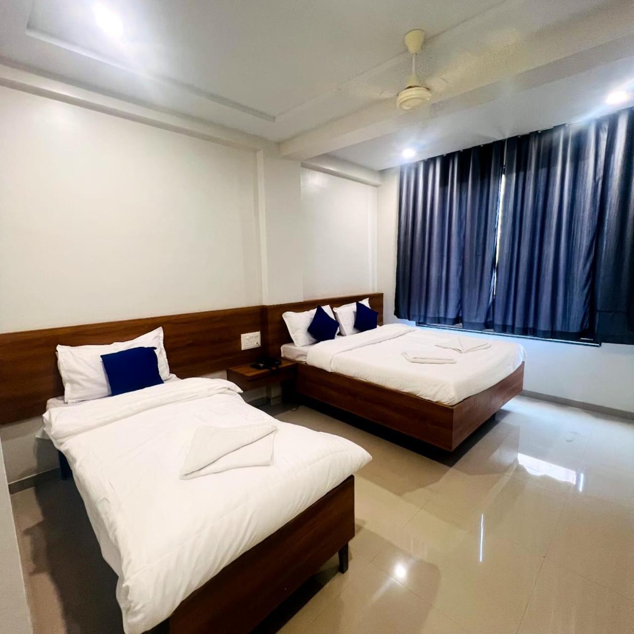 Hotel Sai Smruti Ширді Екстер'єр фото